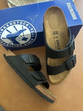 NWB Birkenstock Arizona Black Leather Sandals Narrow Sz 7/38